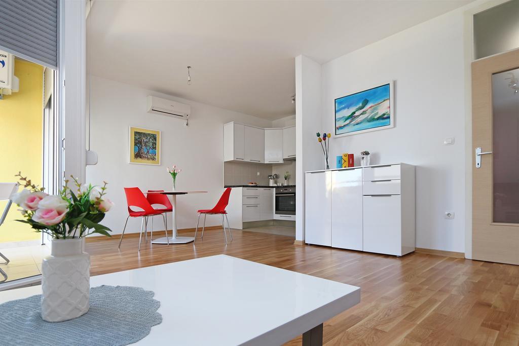 Antonijas Sunny Apartment Makarska Extérieur photo