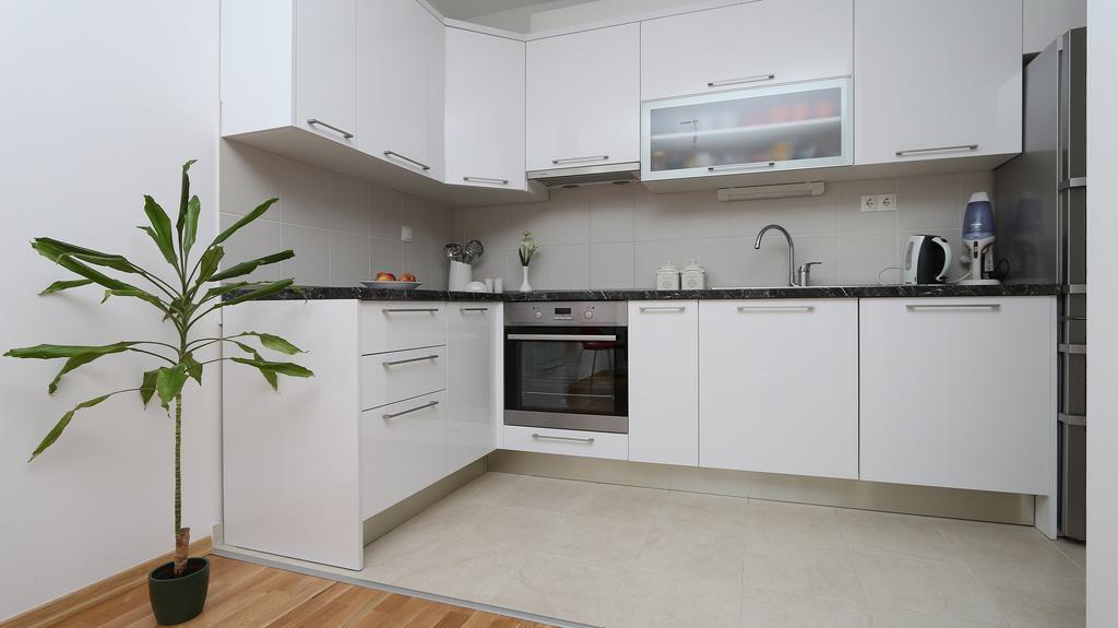 Antonijas Sunny Apartment Makarska Extérieur photo